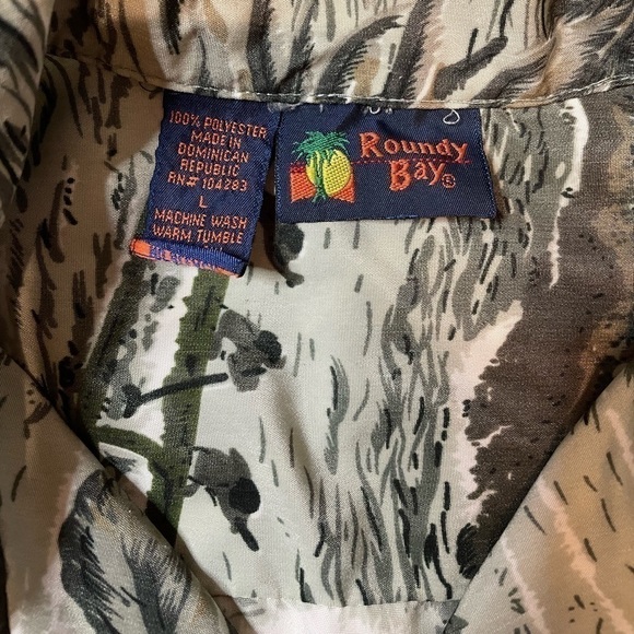 Men’s Roundy Bay size large green Hawaiian button up shirt - Picture 3 of 4